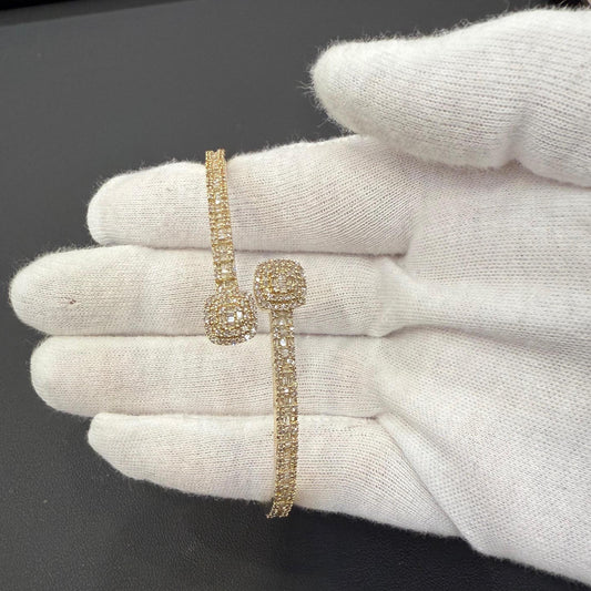 1.63 Cttw Baguette Diamond Cushion Bypass Bangle Bracelet Cuff Hinged 10k Gold