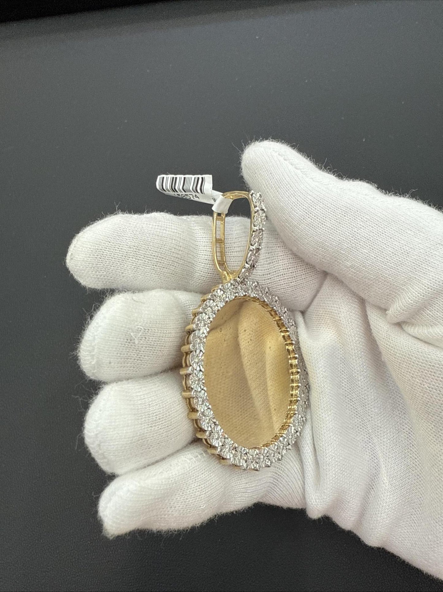0.62 ctw Diamond Round Memory Picture Frame Charm Pendant 10k Yellow Gold