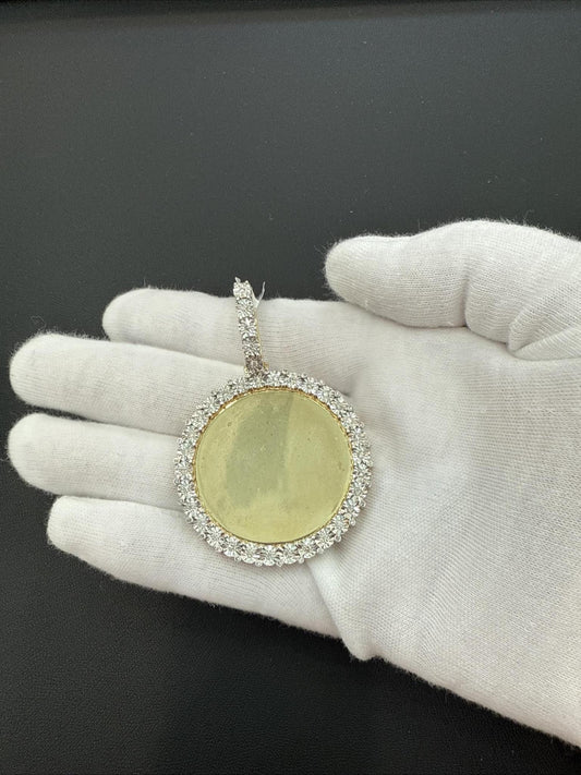 0.62 ctw Diamond Round Memory Picture Frame Charm Pendant 10k Yellow Gold