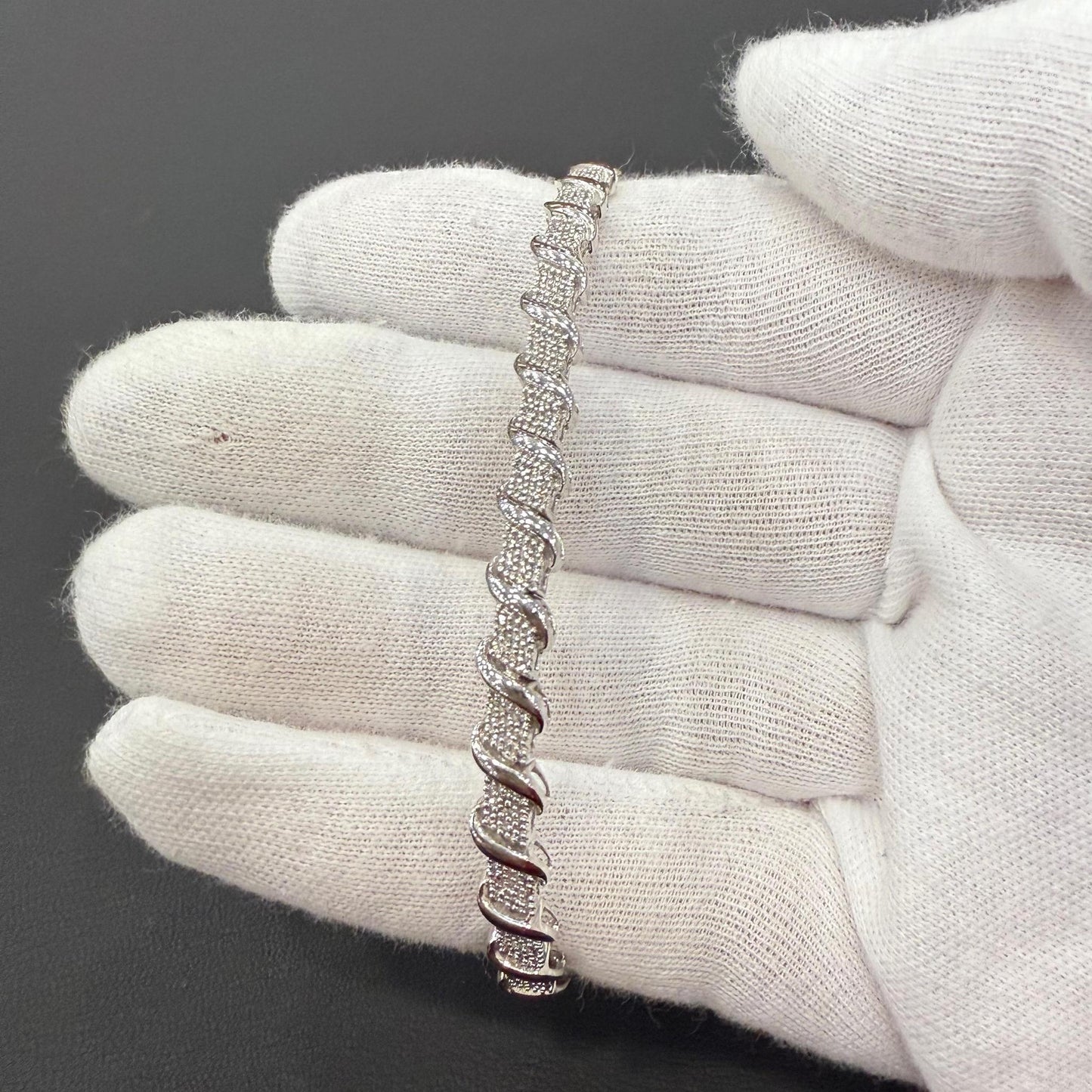 0.50ctw Diamond Twist Swirl Pavé Bracelet 10K White Gold