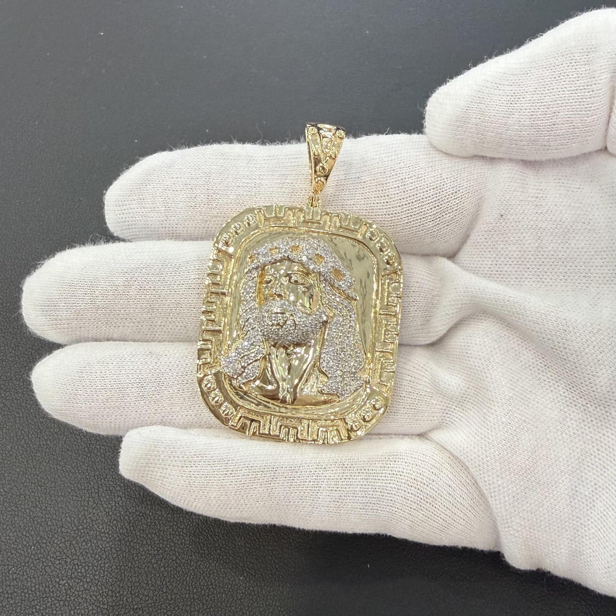 0.62ctw Diamond Jesus Christ Head Pendant 10K Yellow Gold