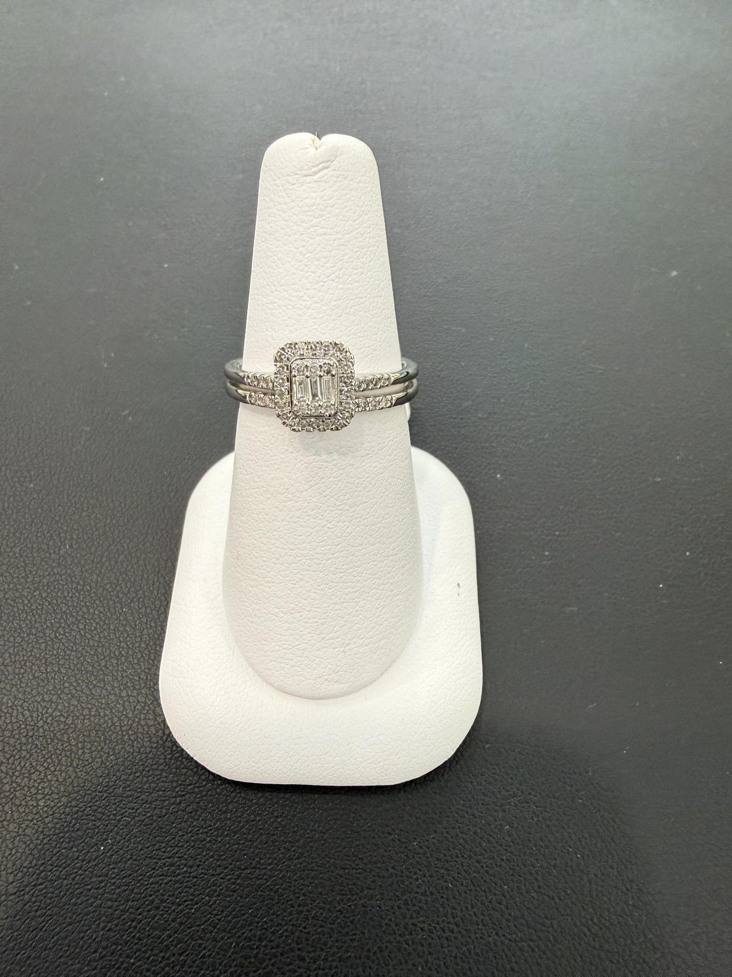 0.25ctw RD/BGT Diamond Ring Set 10k W Gold 254208