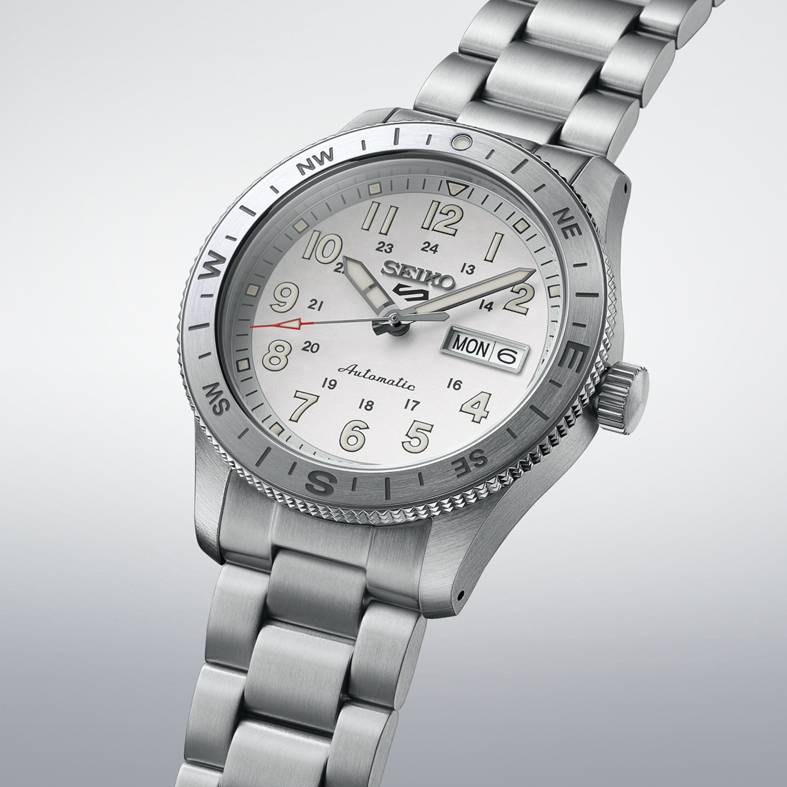 Seiko 5 Sports Field GMT White Dial Men's Automatic Watch HDB007
